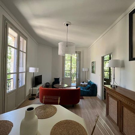 Nimes , Appartement Renove Dans Immeuble Classe. Exterior photo