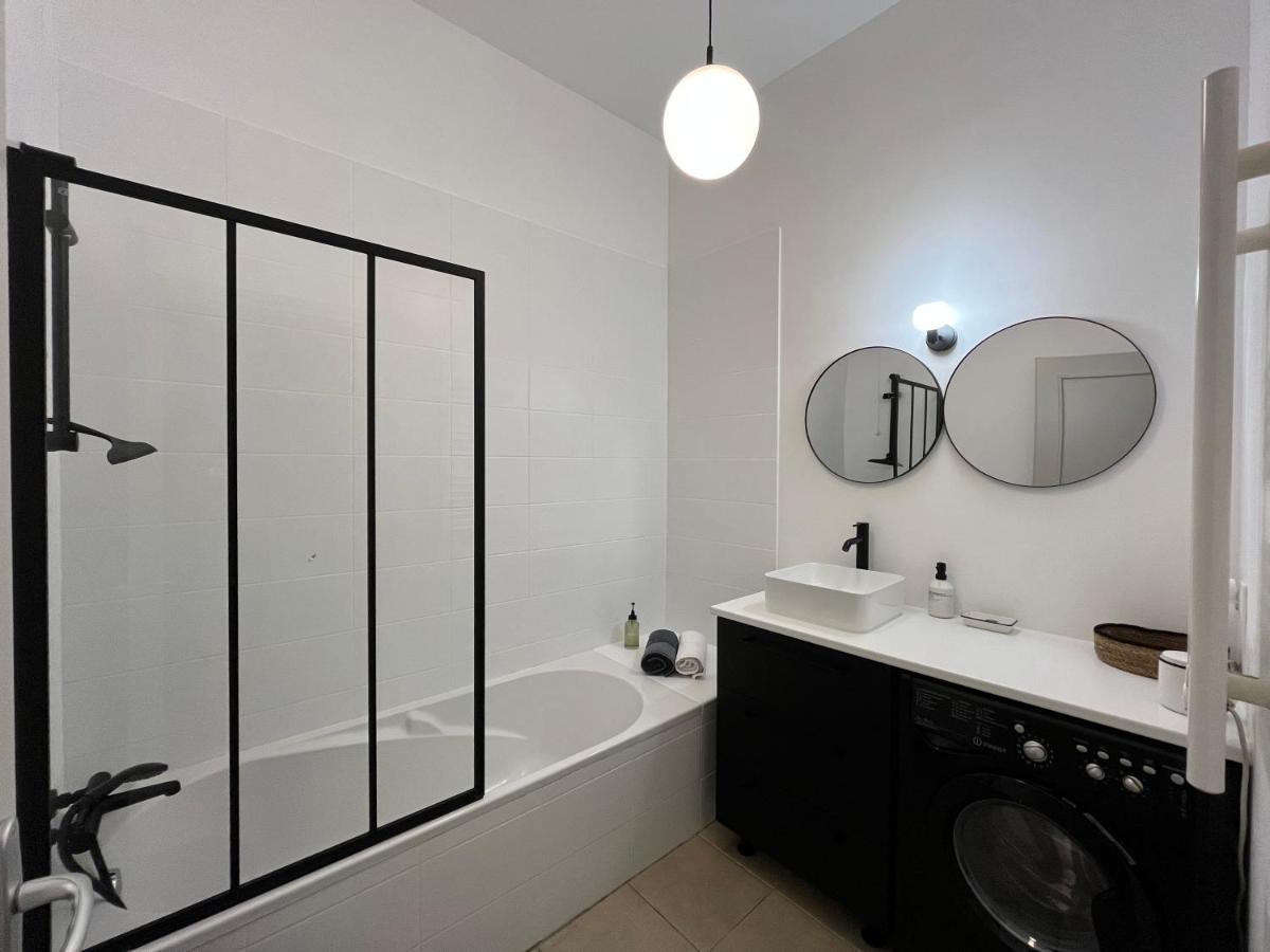 Nimes , Appartement Renove Dans Immeuble Classe. Exterior photo